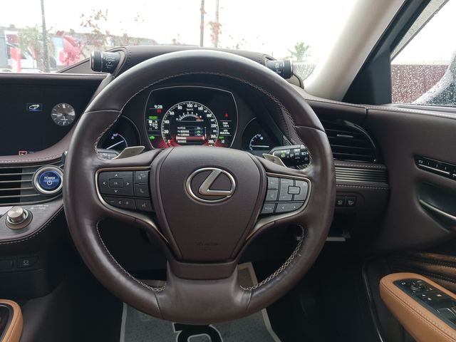 Lexus LS 2017-11 180966-12