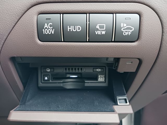 Lexus LS 2017-11 180966-21