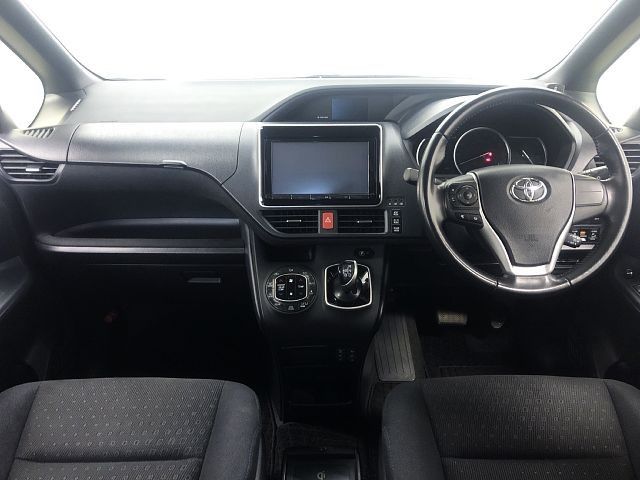 Toyota VOXY HYBRID 2014-10 193630-1