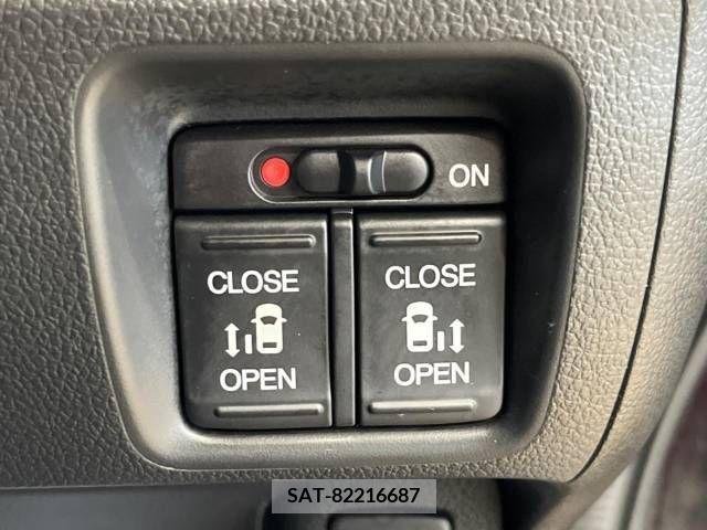 Honda N BOX CUSTOM 2017-02 329402-5