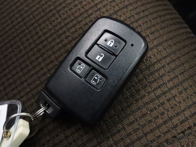 Toyota SIENTA 2016-12 18147-26