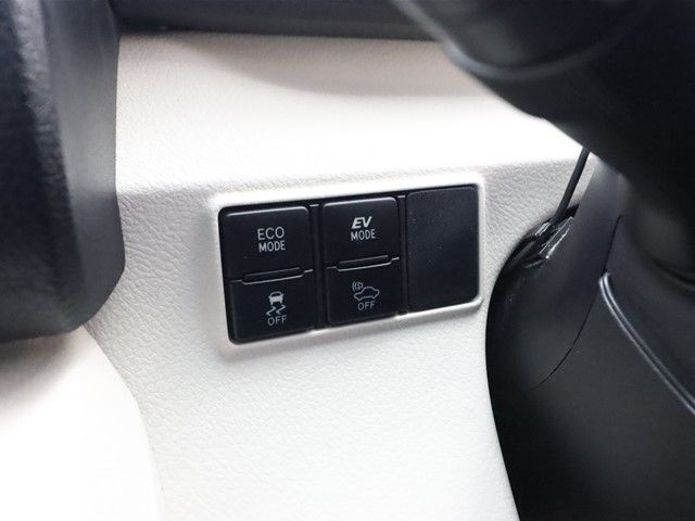 Toyota SIENTA 2016-12 18147-12