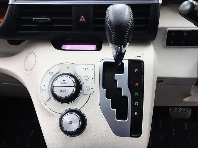 Toyota SIENTA 2016-12 18147-15