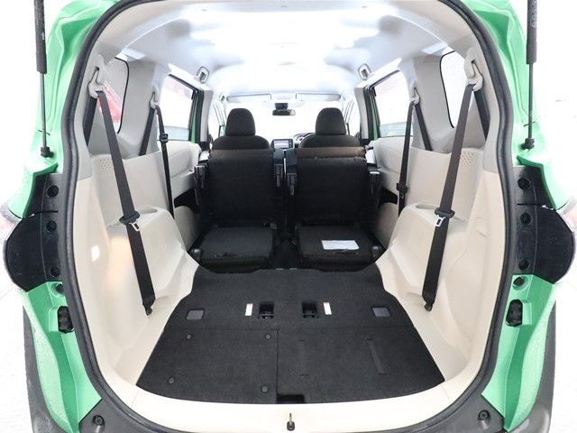 Toyota SIENTA 2016-12 18147-8