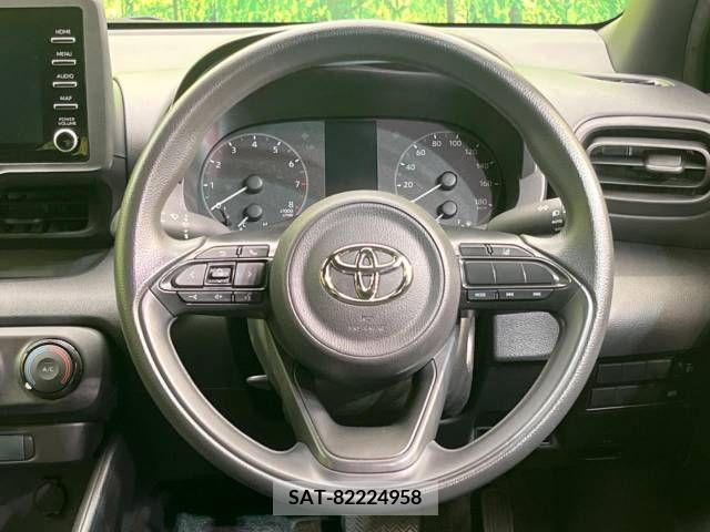 Toyota YARIS 2022-07 290797-11