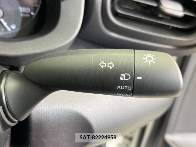Toyota YARIS 2022-07 290797-7