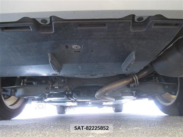 Lexus HS 2010-02 388000-17