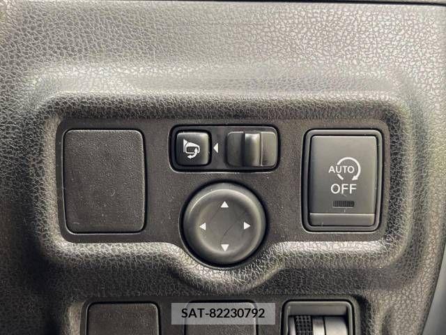 Nissan NOTE 2013-09 365428-5