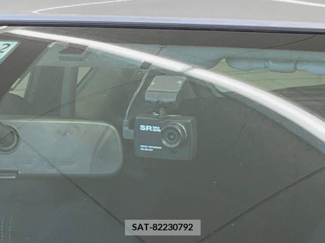 Nissan NOTE 2013-09 365428-4