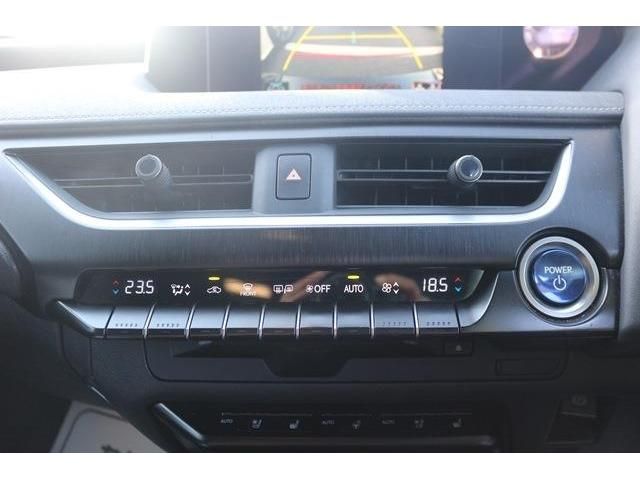 Lexus UX 2019-03 182805-15