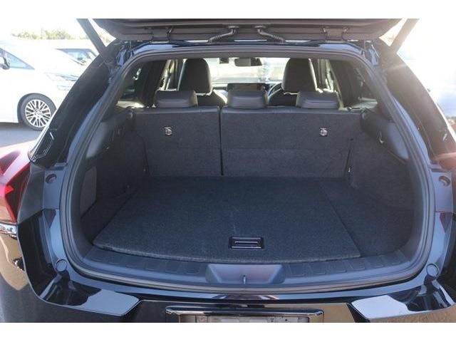 Lexus UX 2019-03 182805-8