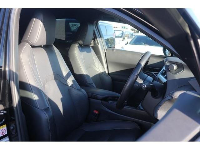 Lexus UX 2019-03 182805-9