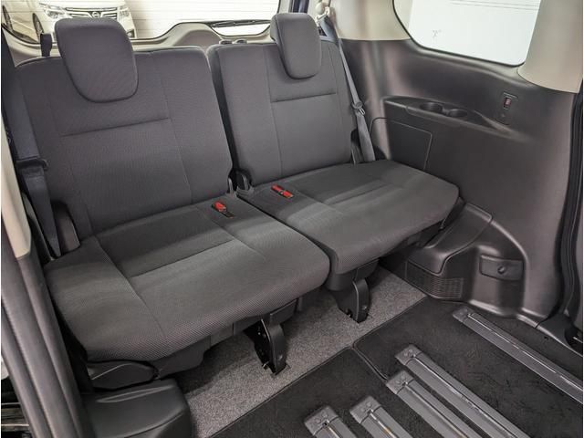 Nissan SERENA 2017-06 195576-11
