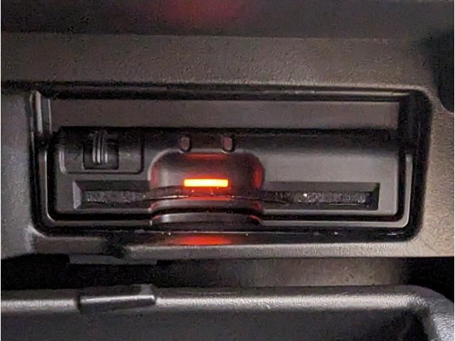 Nissan SERENA 2017-06 195576-7