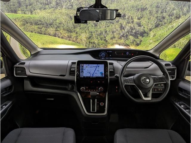 Nissan SERENA 2017-06 195576-1