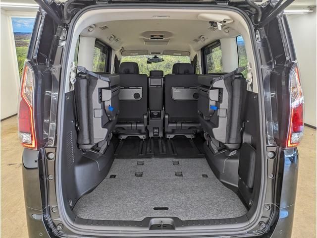 Nissan SERENA 2017-06 195576-12