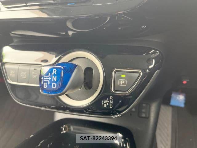 Toyota PRIUS 2016-06 322384-11