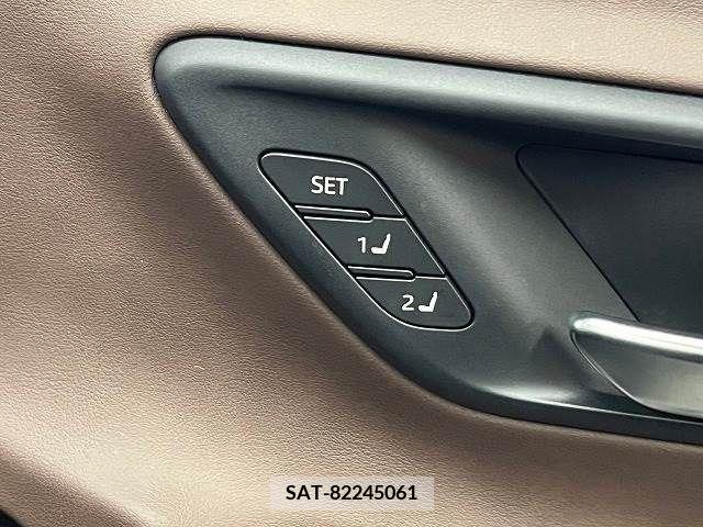 Toyota CROWN 2023-01 358181-12