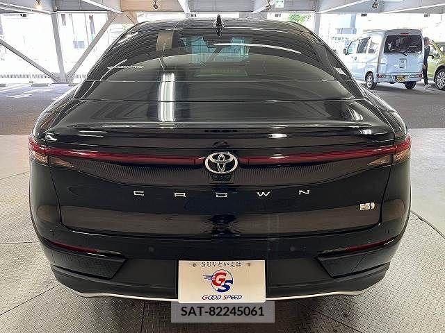 Toyota CROWN 2023-01 358181-18