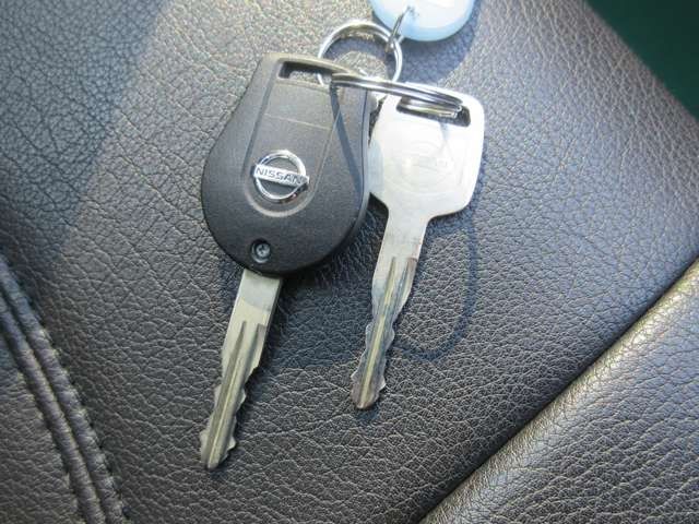 Nissan SERENA 2012-01 5717-28