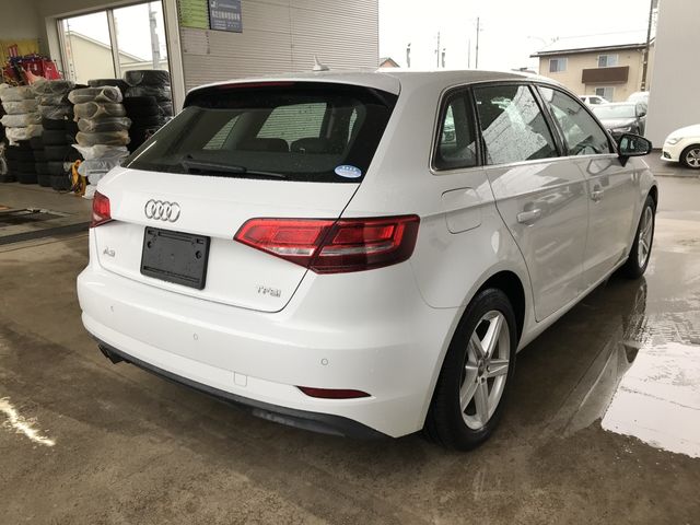 Audi A3 2017-06 186632-2