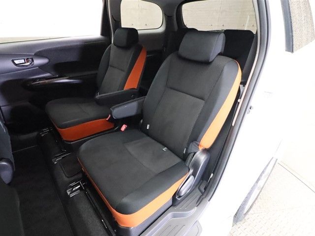 Toyota WISH 2012-04 2513-6