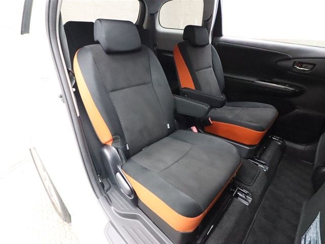 Toyota WISH 2012-04 2513-4