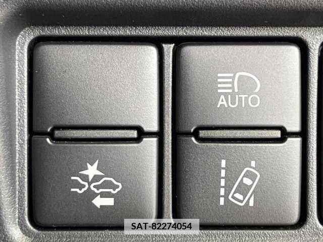 Toyota ESQUIRE 2017-09 359777-3