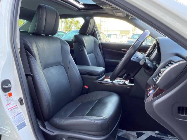 Toyota CROWN MAJESTA 2015-11 12047-10
