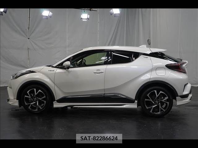 Toyota C-HR 2018-03 323028-14