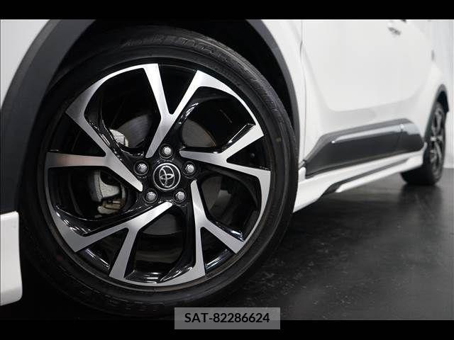 Toyota C-HR 2018-03 323028-3