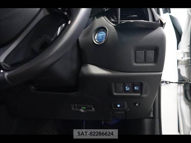 Toyota C-HR 2018-03 323028-13