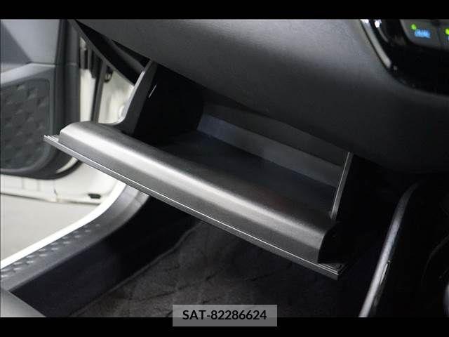 Toyota C-HR 2018-03 323028-12