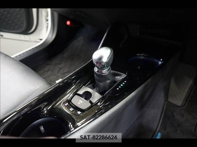 Toyota C-HR 2018-03 323028-11