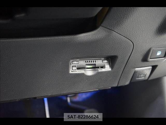 Toyota C-HR 2018-03 323028-6