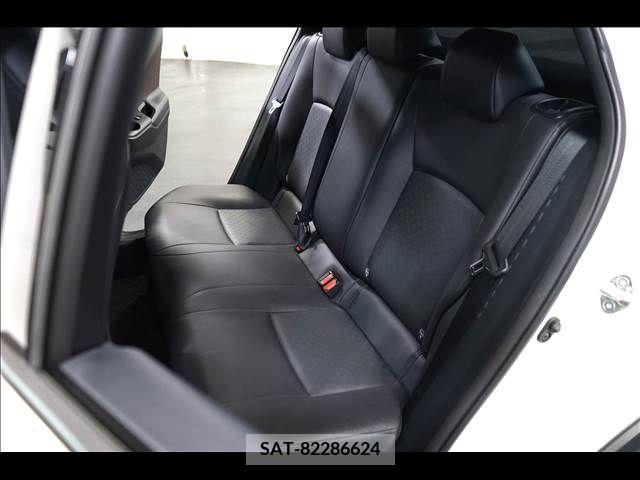 Toyota C-HR 2018-03 323028-17