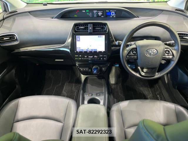 Toyota PRIUS 2019-06 381603-1
