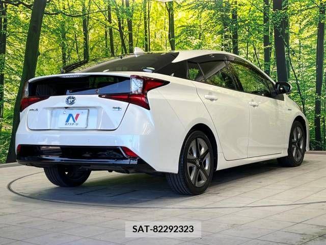 Toyota PRIUS 2019-06 381603-17
