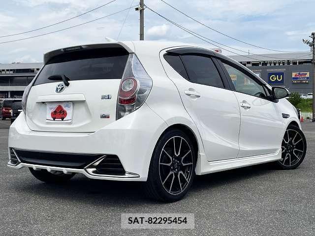 Toyota AQUA 2014-03 336346-2
