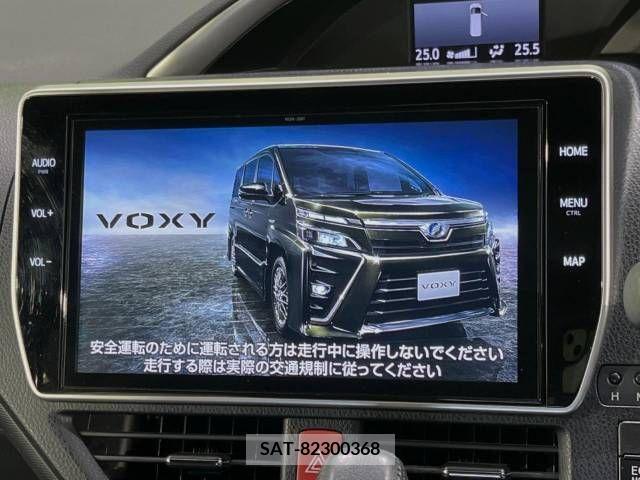 Toyota VOXY 2018-09 370417-2