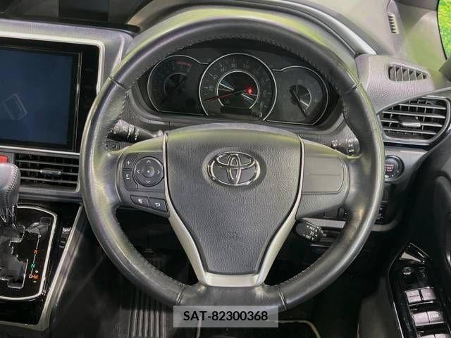 Toyota VOXY 2018-09 370417-12