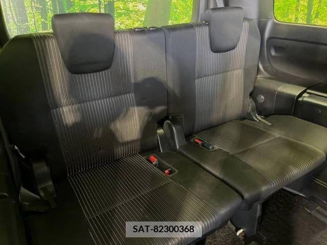 Toyota VOXY 2018-09 370417-10