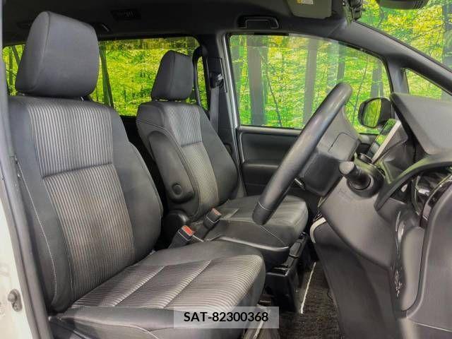 Toyota VOXY 2018-09 370417-8