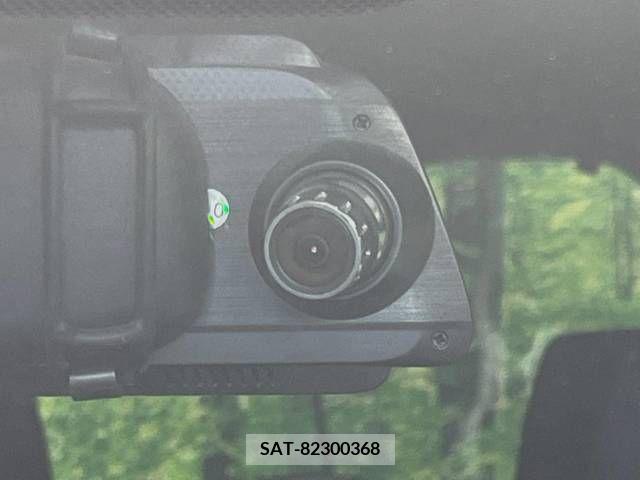Toyota VOXY 2018-09 370417-4