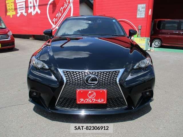 Lexus IS 2015-04 334307-1
