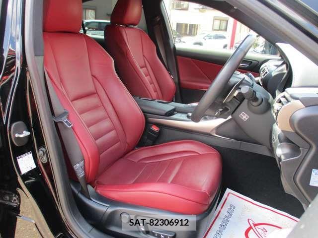Lexus IS 2015-04 334307-11