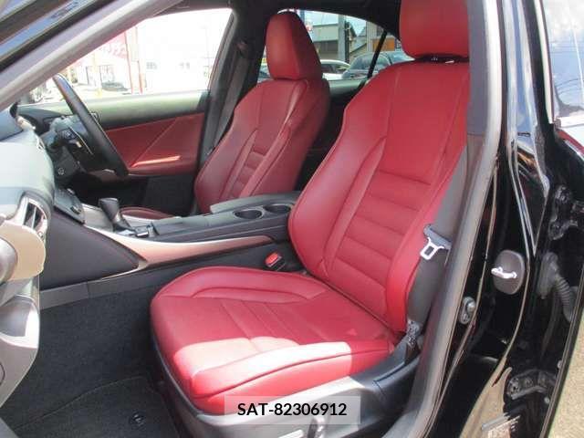 Lexus IS 2015-04 334307-12