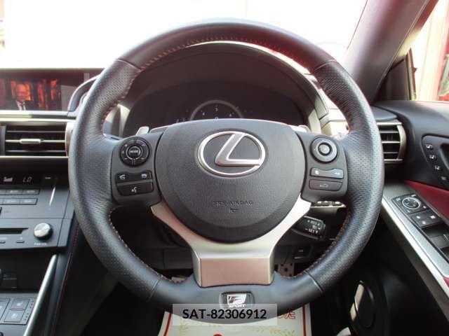 Lexus IS 2015-04 334307-19