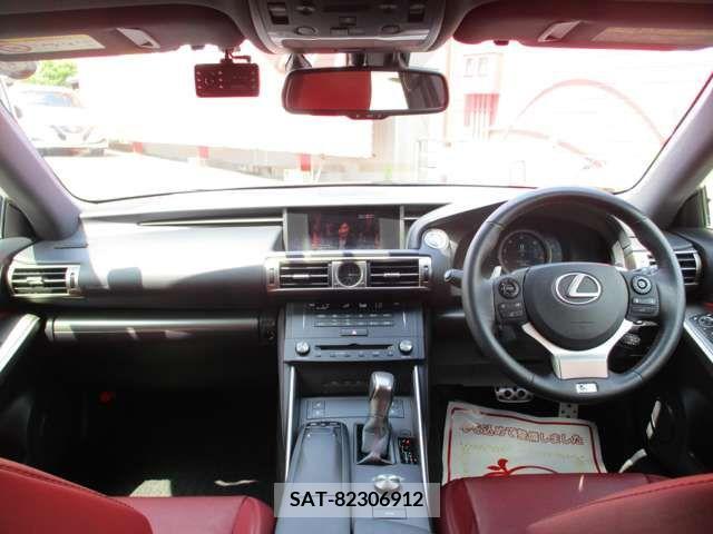 Lexus IS 2015-04 334307-17