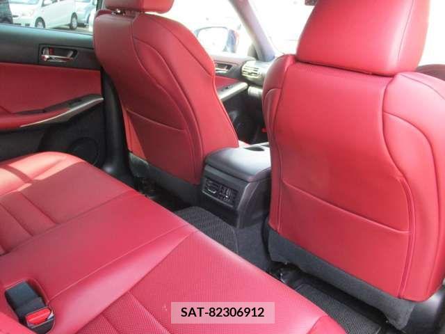 Lexus IS 2015-04 334307-16